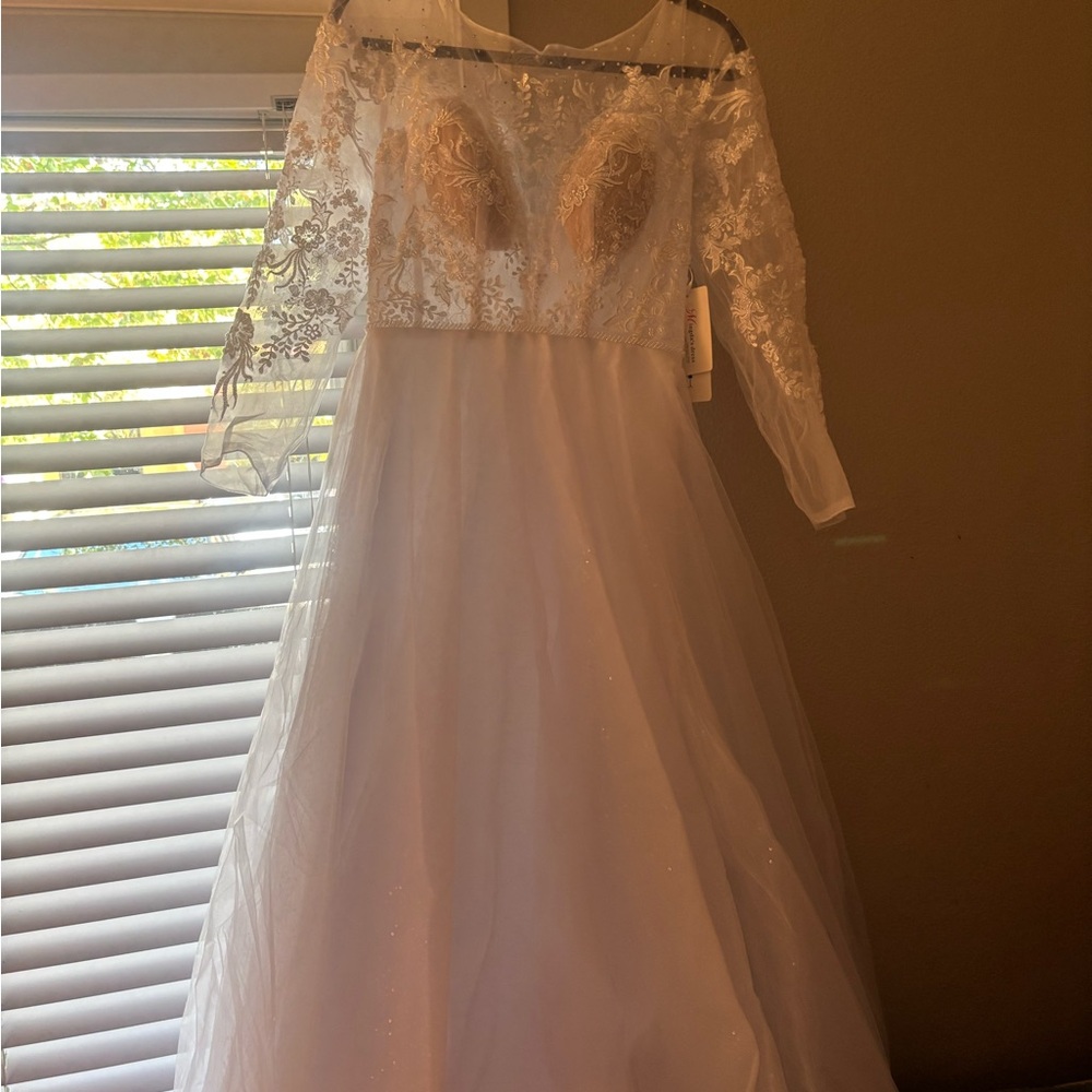 Elegant White Lace Wedding Dress